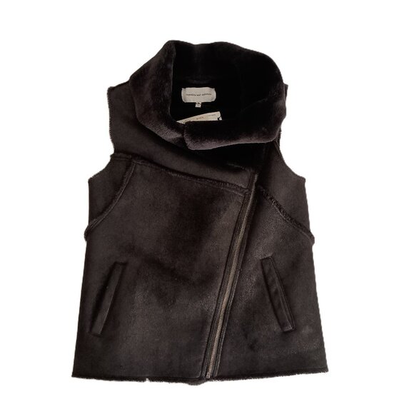 Cupcakes and Cashmere BaddieVest Black Faux Fur/Suede Asymmetrical Women’s S NWT - Picture 3 of 16